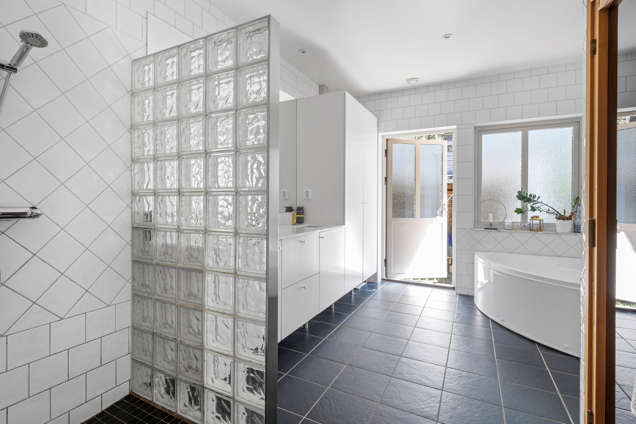  Västra Örnvägen 22/ Berghs Väg 28